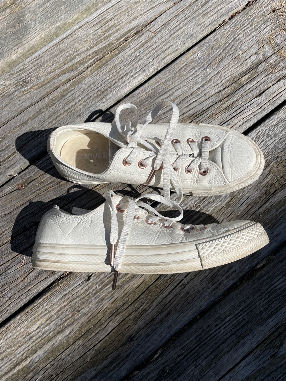 Converse sneakers metallic accents